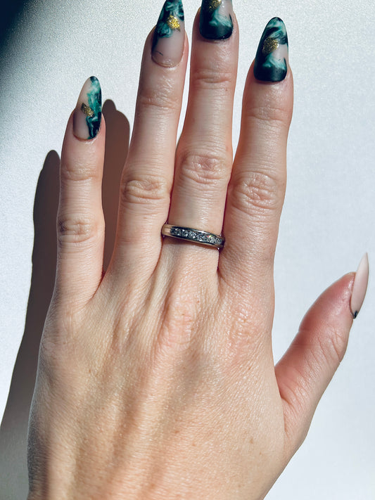 The Classic Diamond Band