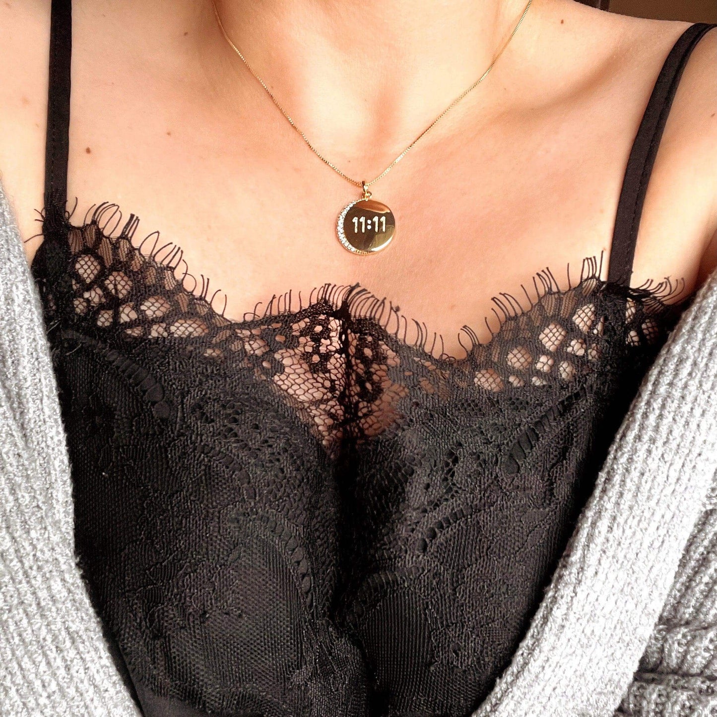 Collier synchronicité 11:11 en or rempli 18 carats