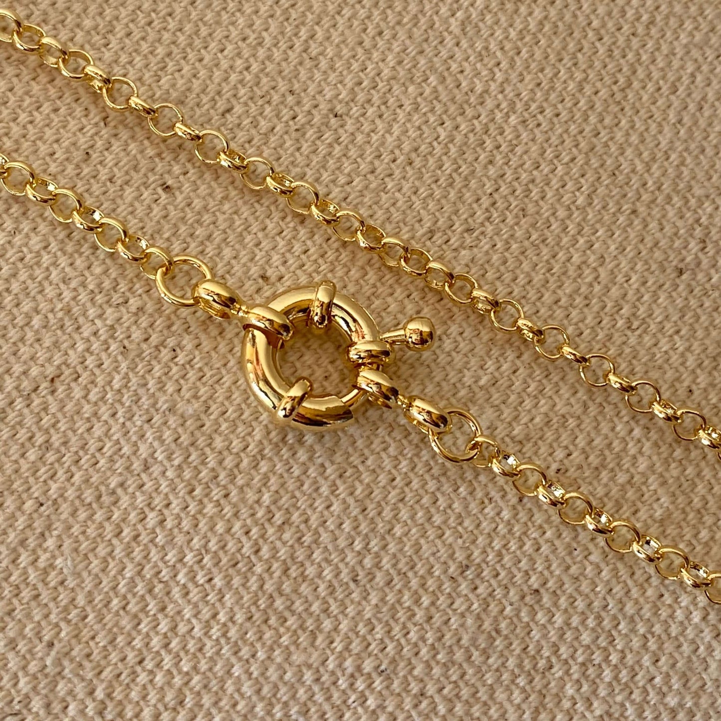 Collier chaîne Rolo avec fermoir avant en or rempli 18 carats