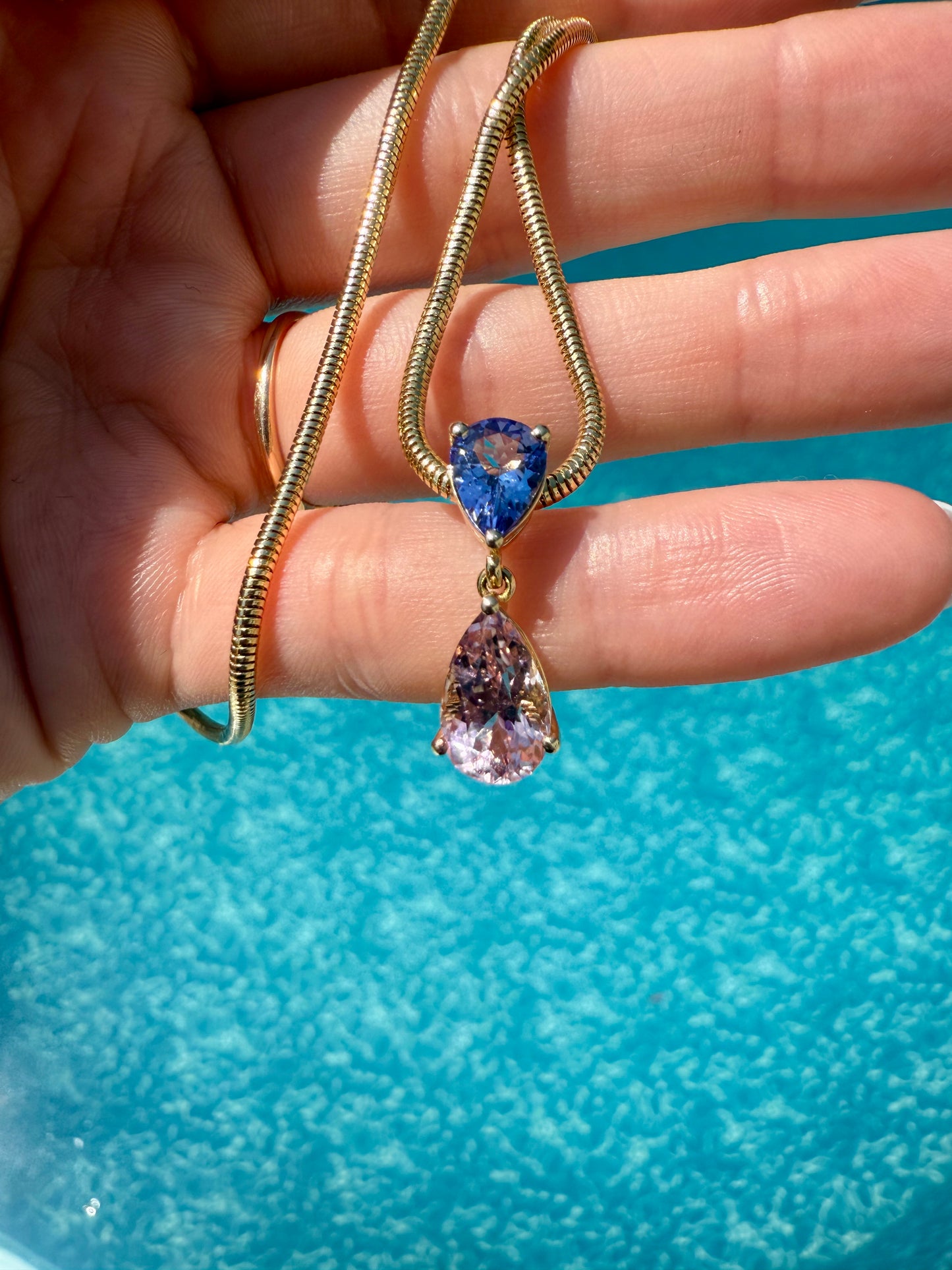 Le Pendentif Double Poires - par Gem du Jour